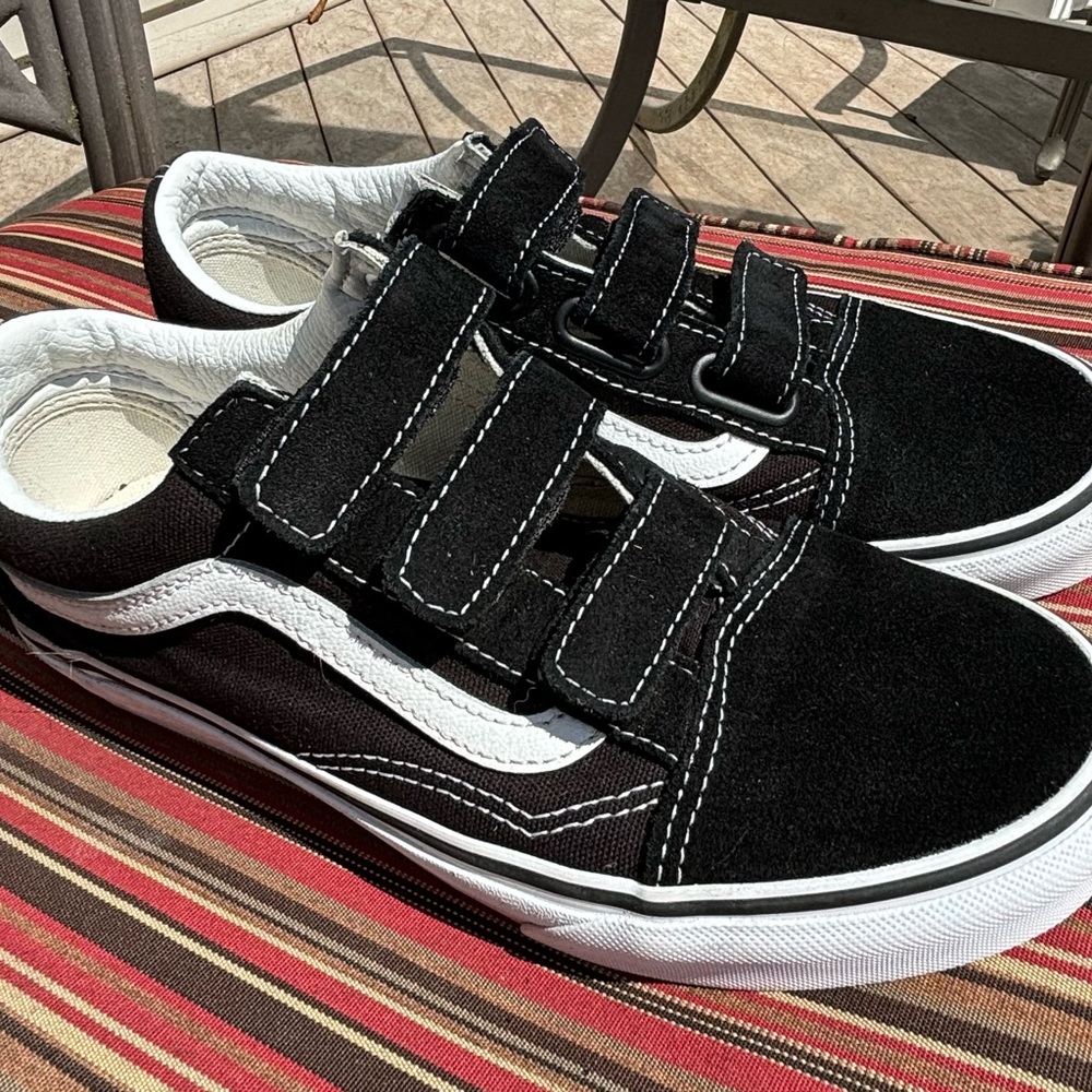 Vans Old Skool V black, men’s 6, women’s 7.5